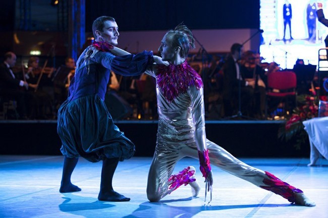 50+5 - a Pécsi Balett táncművészei Szolnokon köszöntötték az új évet